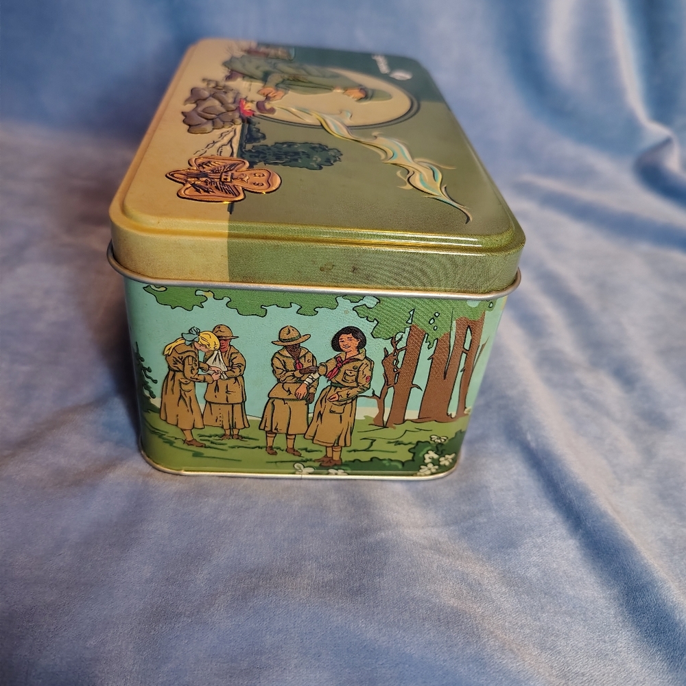 Nostalgic Remake 1920s Girl Scout Tin by Ashdon Farms & 1913 Full Color Handbook - Picture 4 of 12